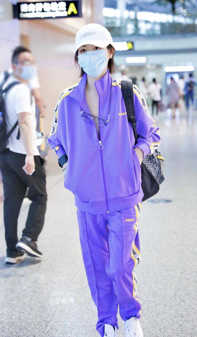 女儿|原创万茜老公曝光，从摄影师变妻子的背后支撑，一起接女儿放学甜到齁