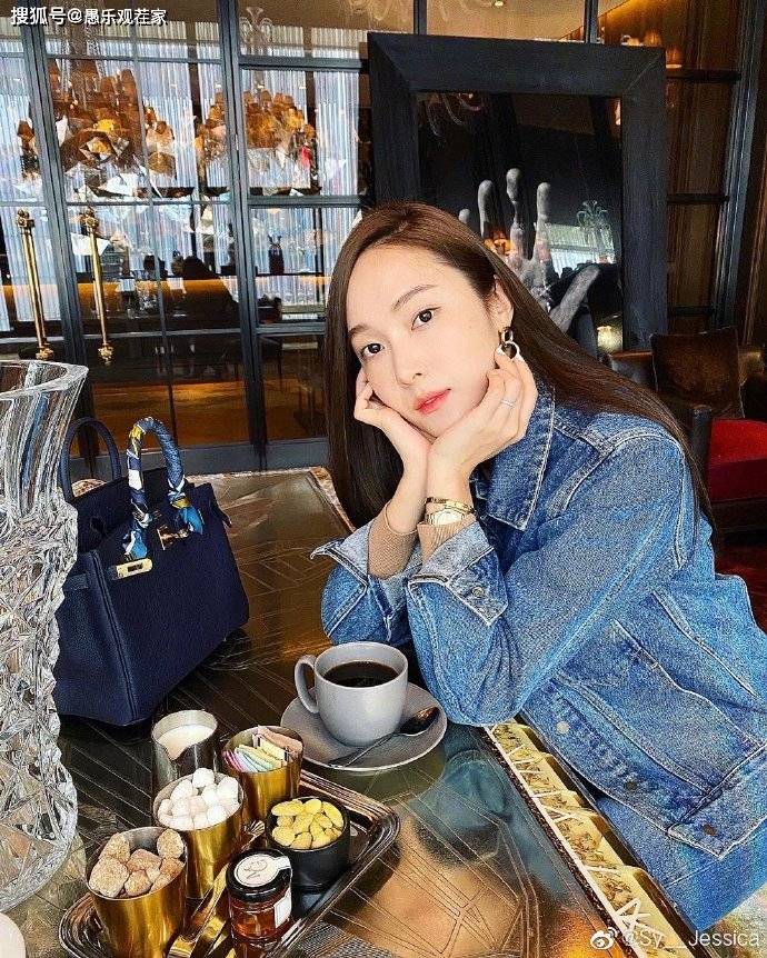 少时|原创韩星郑秀妍“自传式小说”引争议，被嘲讽倒贴少女时代为自己炒作