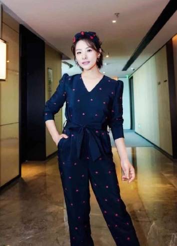 漂亮|奥运冠军刘璇，不仅颜值更加漂亮，连时尚衣品都美翻了