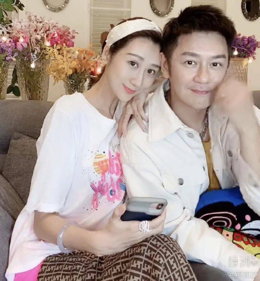 直播|陈浩民老婆直播翻车，网店疑卖假首饰，连包装都是山寨版