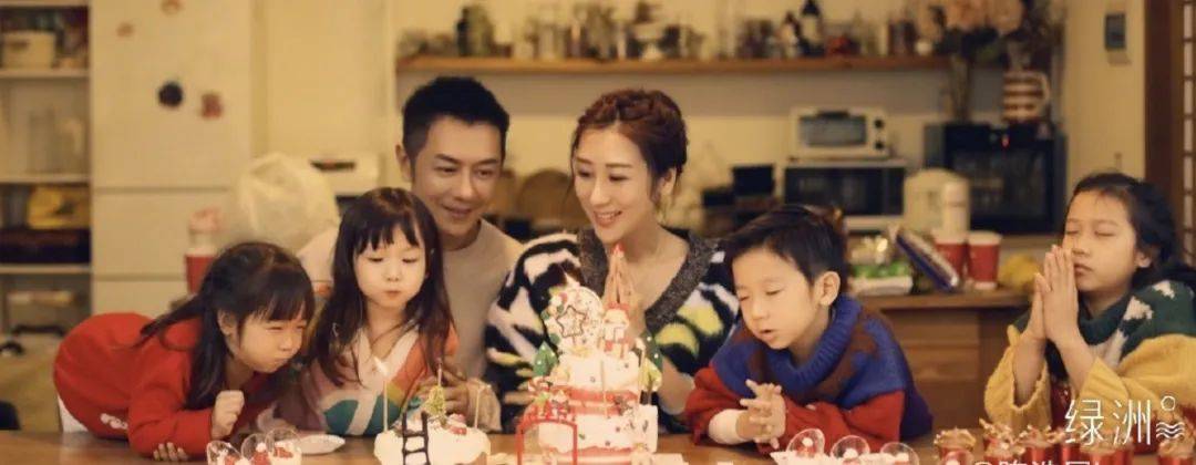 直播|陈浩民老婆直播翻车，网店疑卖假首饰，连包装都是山寨版