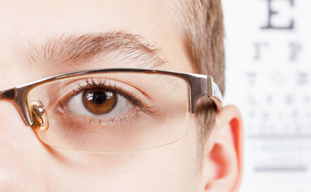 戴眼镜的危害:青少年近视度数会增长