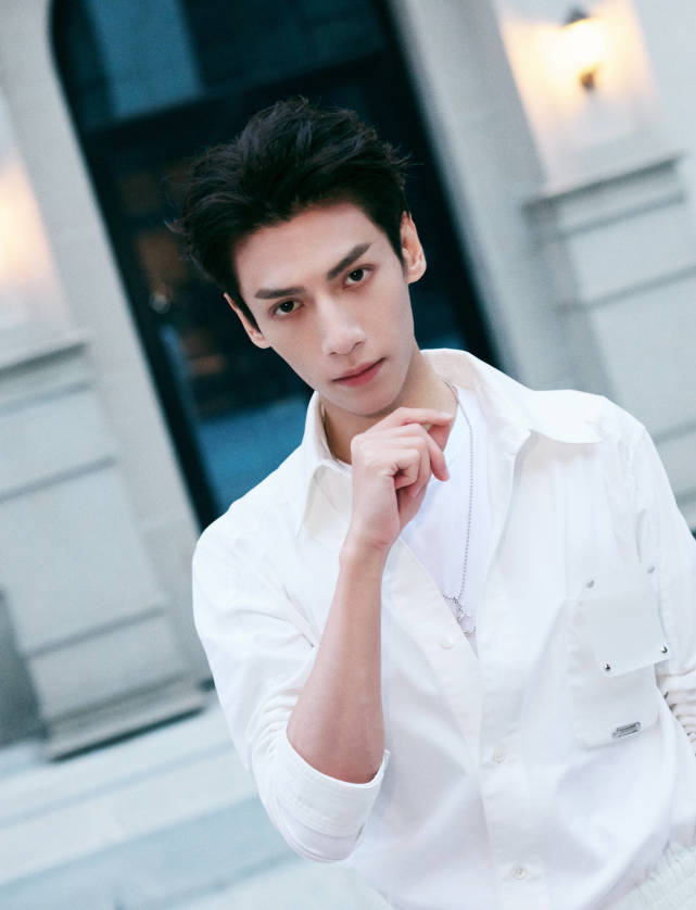 衣行|原创古装颜值出圈，现代剧关注度一般，他这两部剧能出爆款？