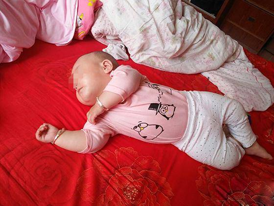 睡眠|下一秒就直接睡着?宝宝突然“没电”先别觉得好笑前一秒还在玩