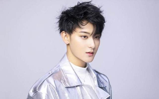 黄忠东|原创黄子韬复工录制节目，状态看上去不错，期待回归