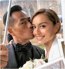 睡衣|新晋赌王心头爱终于露面！穿蕾丝睡衣印花衫，还是肤白貌美模样