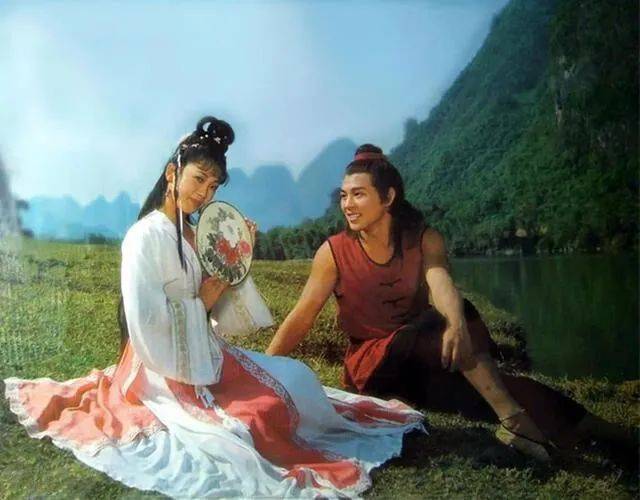 少林|原创30年前，被李连杰抛弃的前妻黄秋燕，如今怎么样了？