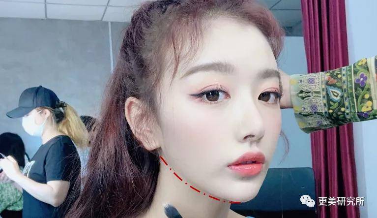 fa|今年最火的三字顶流这是要做鞠婧祎第二，换头动骨do全套？