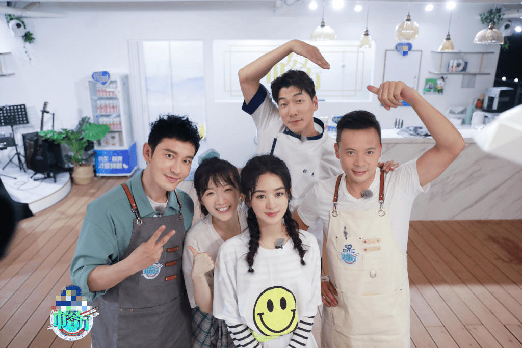 星成|原创赵丽颖今年多水逆?正剧导演跑路,综艺被恶剪,《有翡》上星成谜