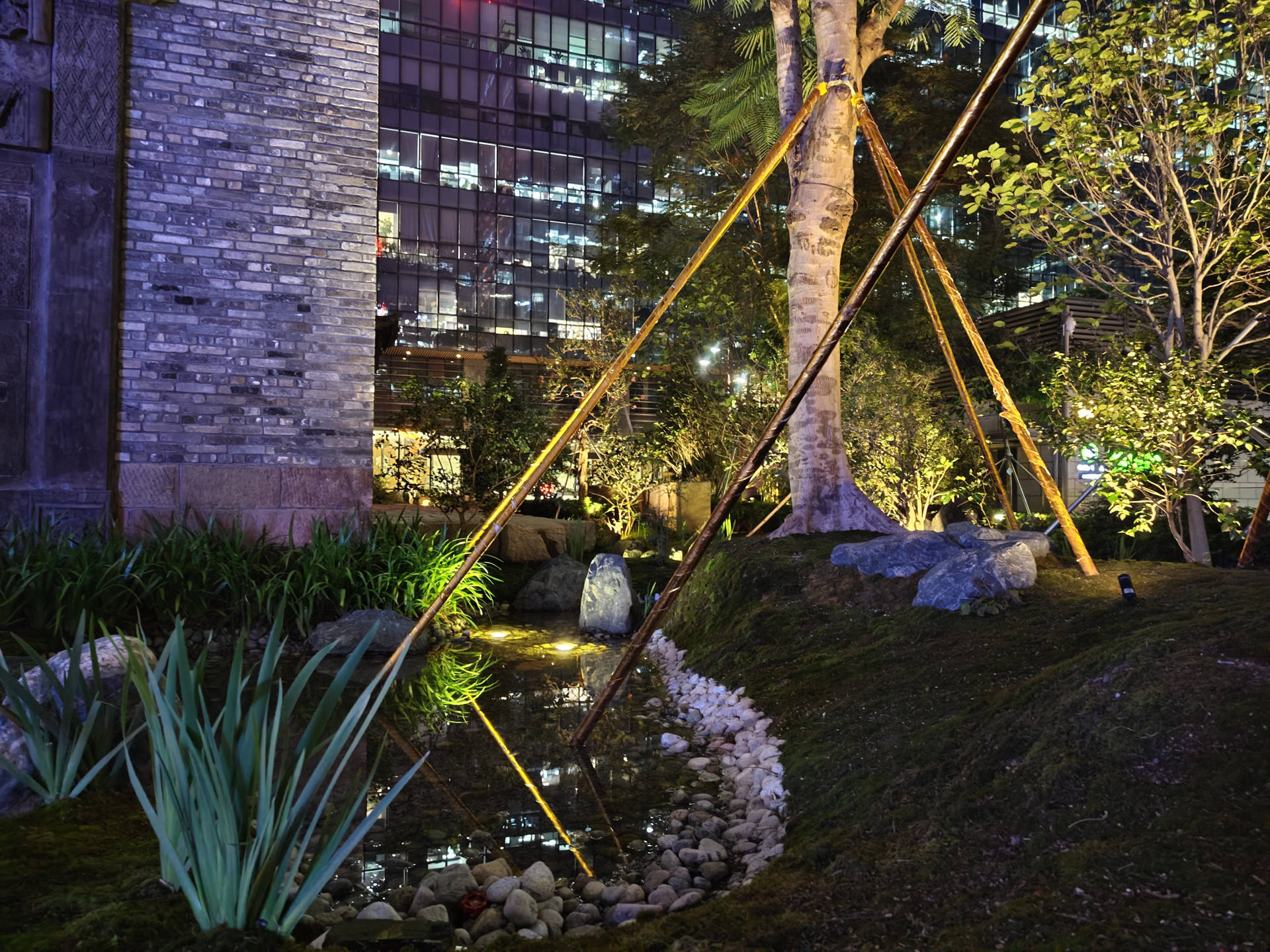 Delta|iQOO 5 体验评测：没有百瓦快充，却不失为均衡旗舰