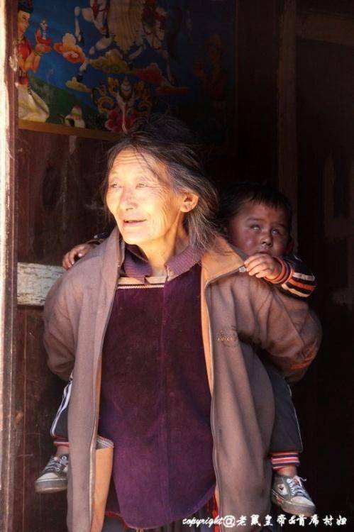 利家|深山中的传统母系部落, 纯朴保守美女多， 居然家家户户没厕所