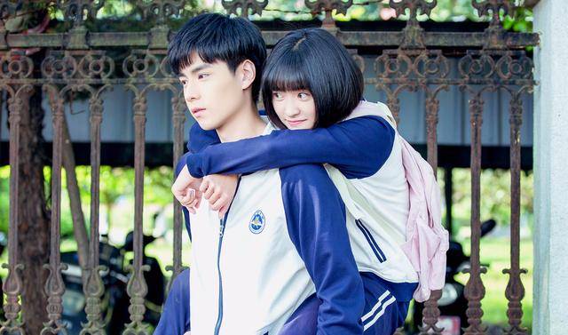 陈小希|韩国版《小美好》片场造型,男女主甜蜜互动,女主没有沈月好看!