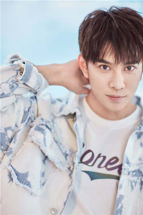 观众|冯建宇《我在香港遇见他》“眼”技出众身份成谜