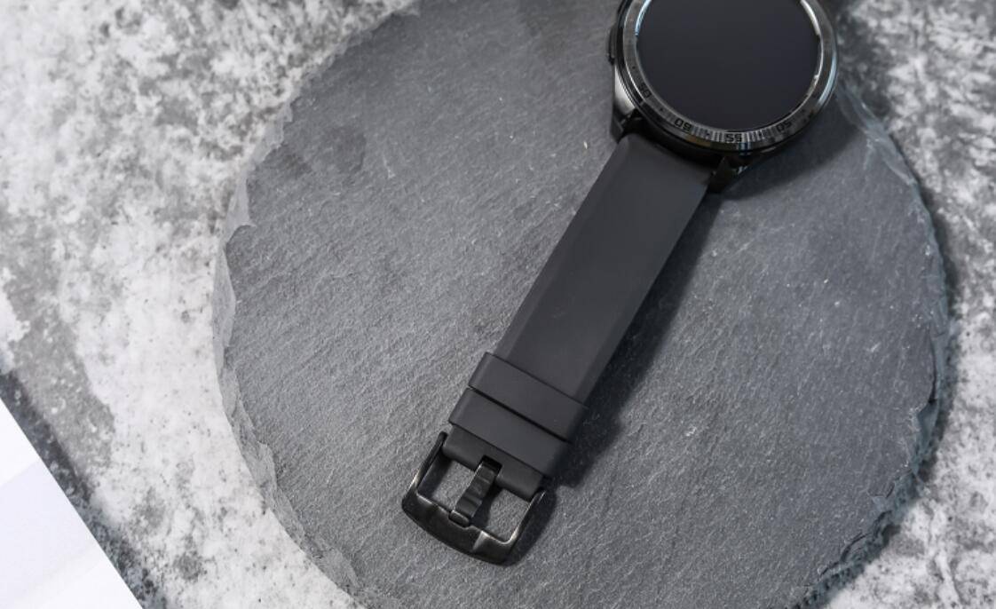 watch|祭出杀手锏!18天强劲续航+50米防水+NFC,敢于创新国产品牌