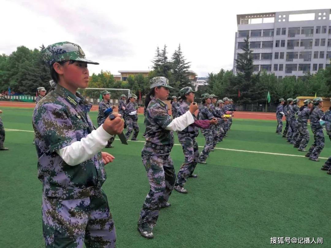组图:天水师院新生好样的! 以一身戎装,筑起青春的诗行