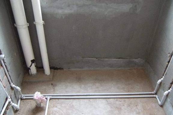 塑料|铝塑管已淘汰，现在流行用热熔管？别傻了，埋地还是铝塑管好！