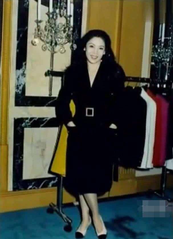 疾病|原创原来向太年轻这么美，后来因为疾病体重飙升，怪不得这么多人爱她