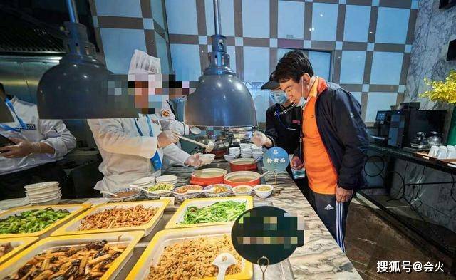 状态|原创朱时茂讲河南方言笑话,状态年轻不似66岁,儿子被评颜值不如爹