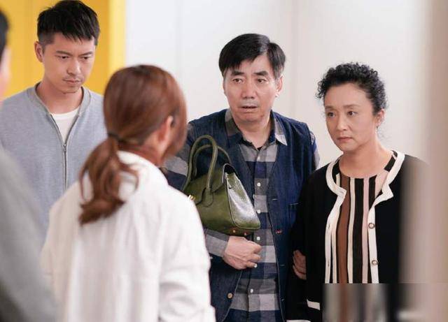 就像电视剧《亲爱的,你在哪里》中的钱碧珠,身为母亲,对女儿要嫁给一