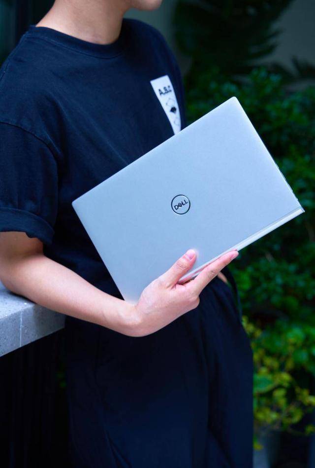 工作|既要带娃又要拼职场,戴尔灵越7300一本搞定