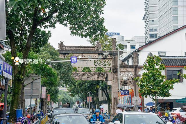 遗址|宁波仅存的古城楼遗址，有一西式钟楼造型奇特，现成为核心街区！