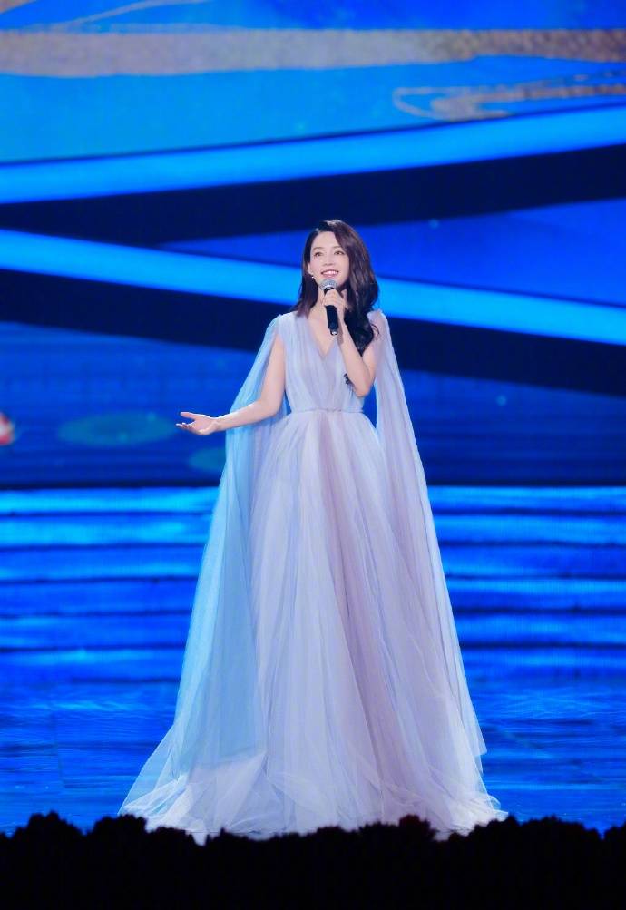 李沁蓝紫色仙女纱裙