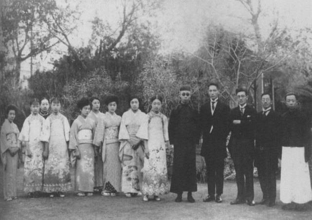 故事传记|1950年溥仪回国，高岗对他说：你不要胡思乱想，要安心学习