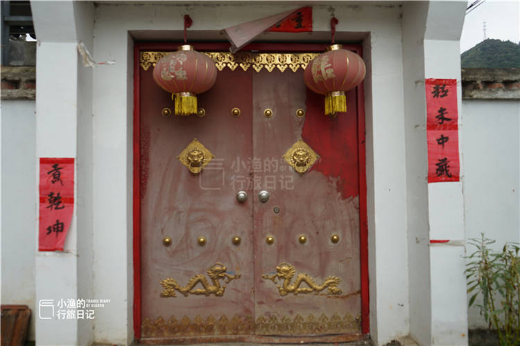 原创陕西秦岭3000年古树，因树建了一个古村、一座小庙，还有绝美秋景