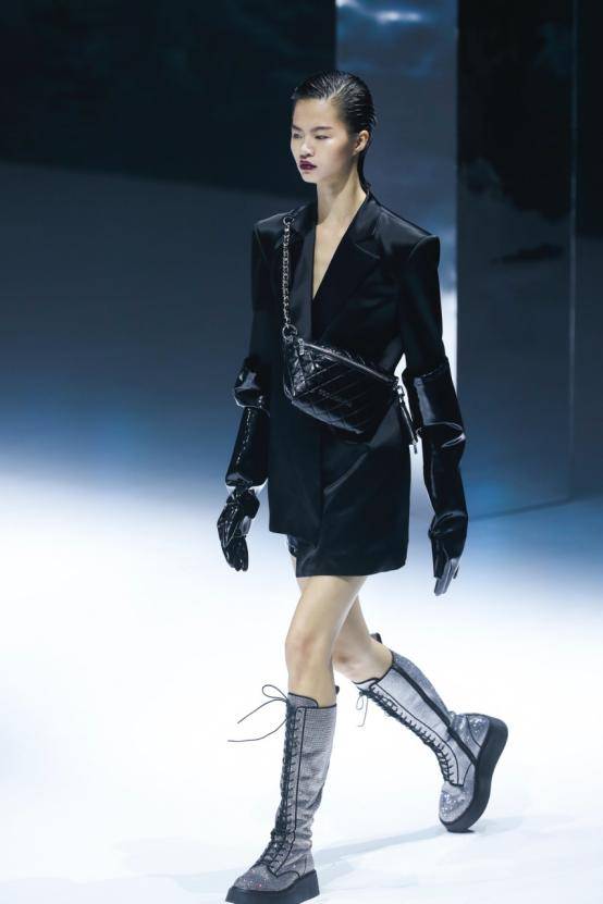 谭松韵|李荣浩、李宇春、谭松韵亮相百丽国际时尚欢聚盛典,秋冬新品惊艳众人!