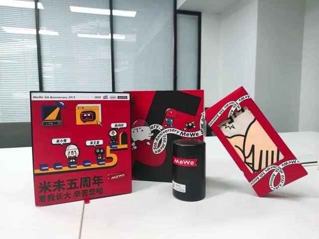 礼盒|开箱大赏，这届互联网月饼行不行？