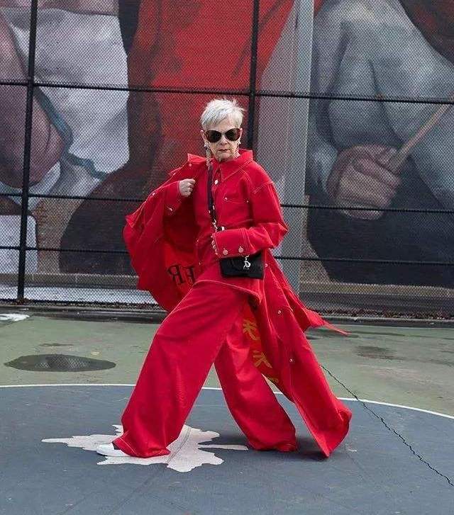 Lyn|这位花甲老奶奶太惊艳!穿搭时髦优雅有气质,个性一点不输年轻人