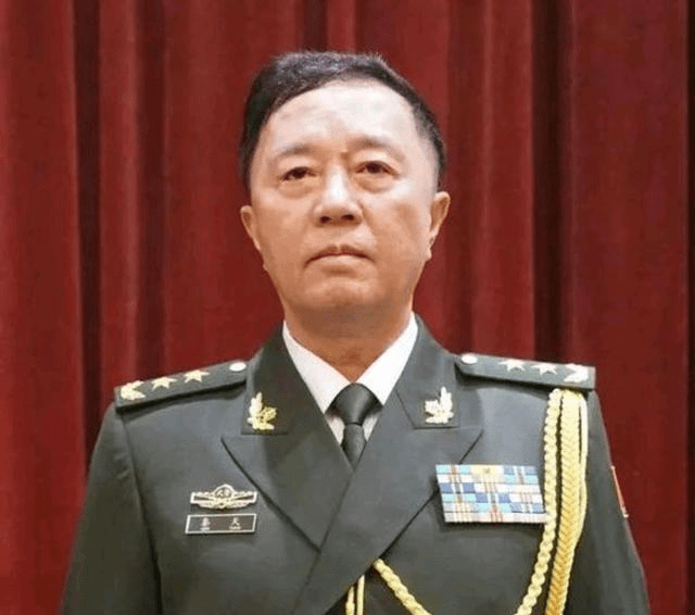 "武警中将"秦天:武警副司令员,老山前线打过仗,多次
