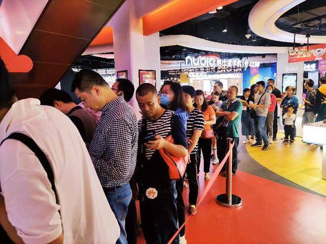 京东家电万元轻奢大屏电视增长翻倍,十一线下旺季成全渠道狂欢季-家电圈官网