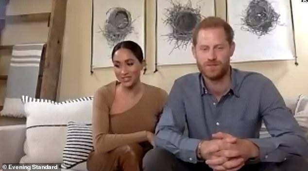 凯特|凯特三子女红白蓝主题配色着装视频采访教授,路易小王子又帅了