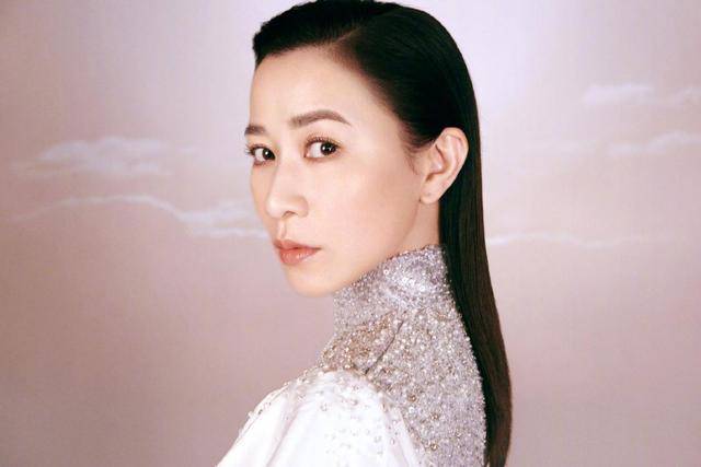 公司|原创佘诗曼的演技秒杀唐嫣？如果真是公司说的，这也太招黑了