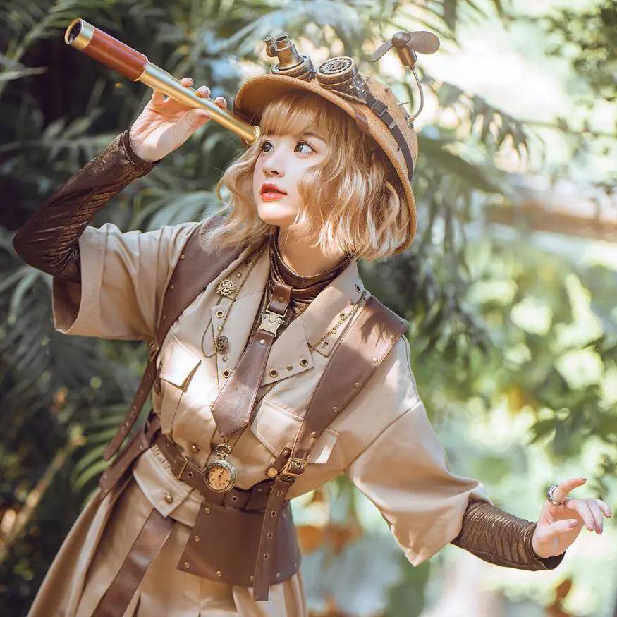 top|lo圈迷惑行为大赏，公车上蹦迪、冲上b站掉粉榜top的土味名媛一个比一个虎！