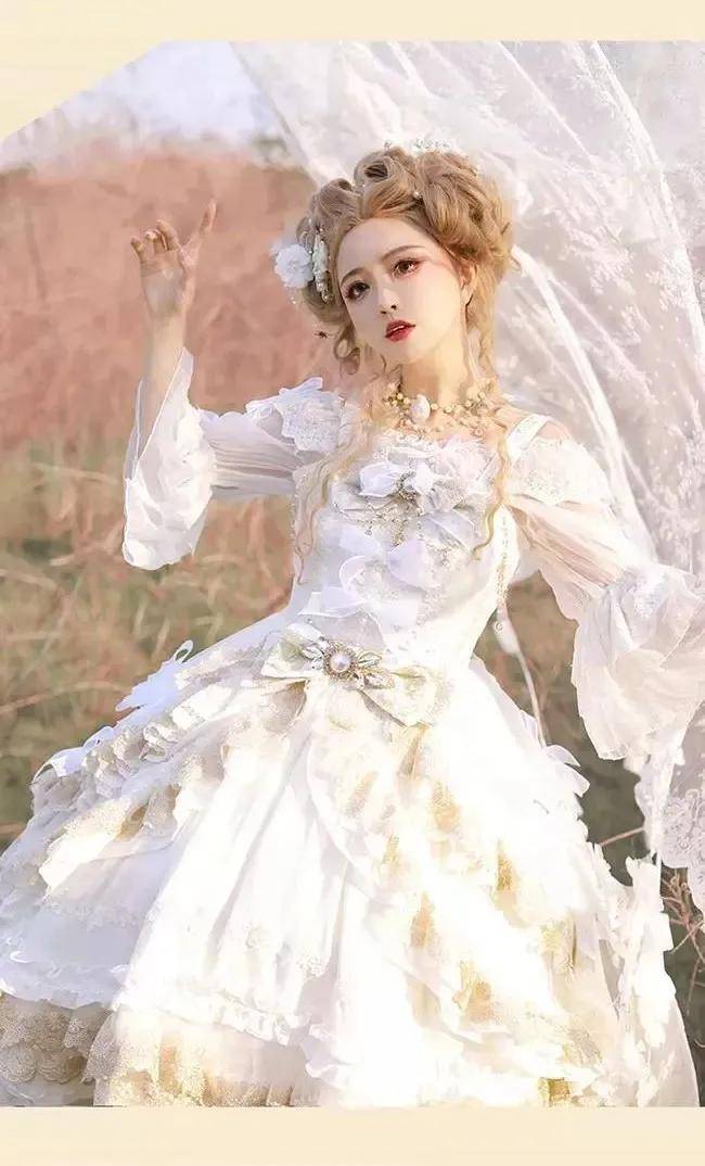 top|lo圈迷惑行为大赏，公车上蹦迪、冲上b站掉粉榜top的土味名媛一个比一个虎！