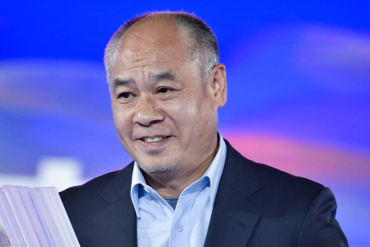 特步|比肩李宁特步，一年斥资5.57亿广告费，如今一代鞋王跌落神坛