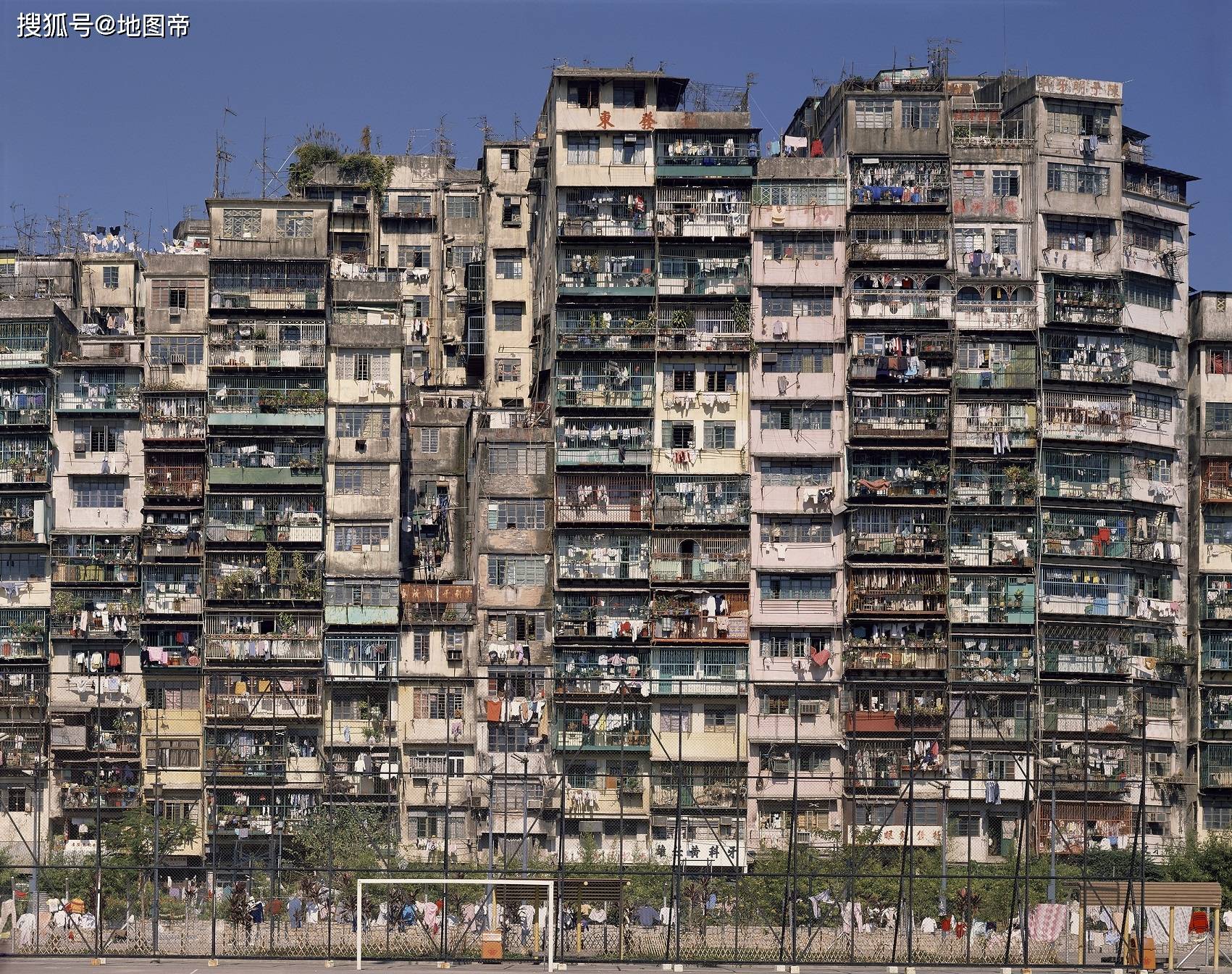 【携程攻略】香港九龙寨城公园景点,听说这里是香港以前的平民窟，拥挤不堪而且非常乱，二战之后，由于九…