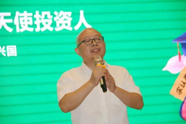 猪草|【】两位“神搭配”,同时在常德城里当上了"猪司令”