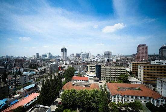 2020年泰州上半年gdp_泰州可胜车间图片(2)