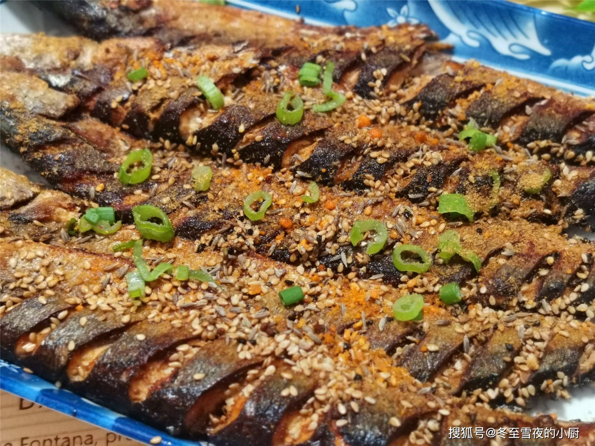 做法|教你这个简单做法，香酥味道，烧烤风味买来秋刀鱼怎样做好吃