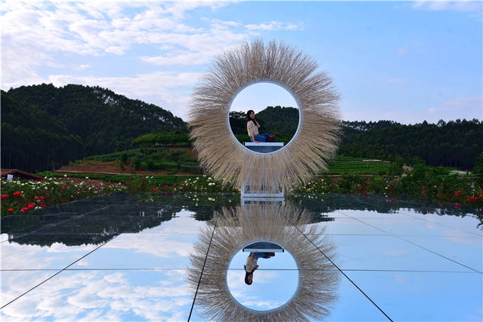 置身肇庆怀集华辰玫瑰园大花园,以为身在迪拜,风景不逊奇迹花园