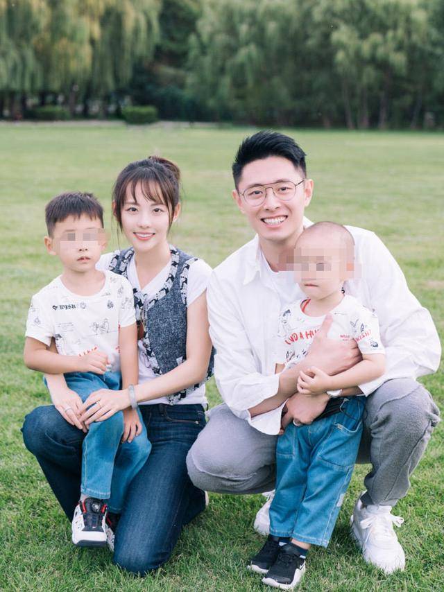 张嘉倪新戏多次热吻小7岁董子健,正牌老公买超吃醋