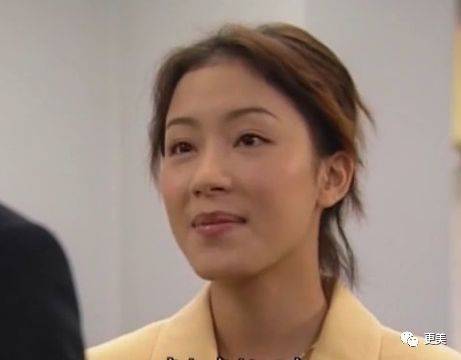 杨怡|曾经tvb一姐，演技一流，也把自己整僵了，假体太明显了...