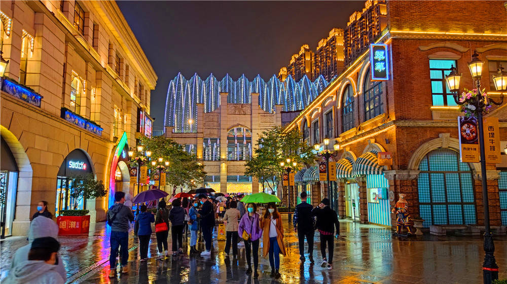 惠游湖北冒雨夜游楚河汉街步行街