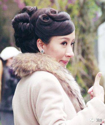 杨怡|曾经tvb一姐，演技一流，也把自己整僵了，假体太明显了...