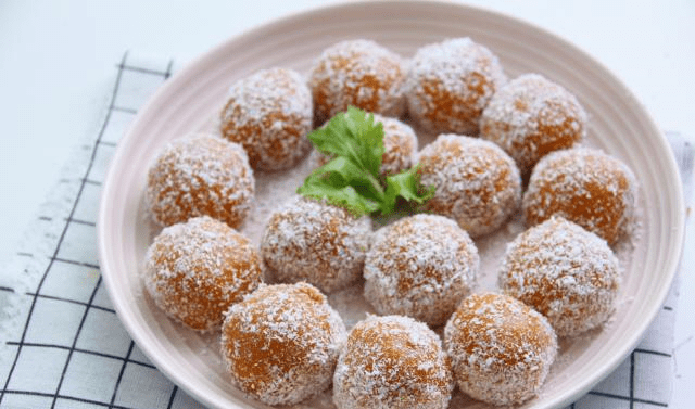 怎样做红薯丸子最好吃 c168c0cc6f284d3db329f2ffd55b7235.png