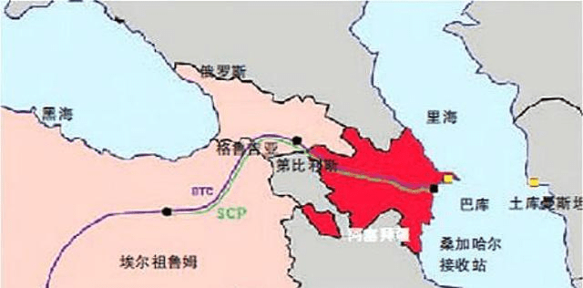 东西方GDP_手拿东西的图片(2)