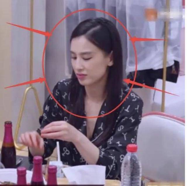 表情|原创黄圣依回应“浪姐”冷眼看伊能静，称被过度解读，不料好姐妹拆台